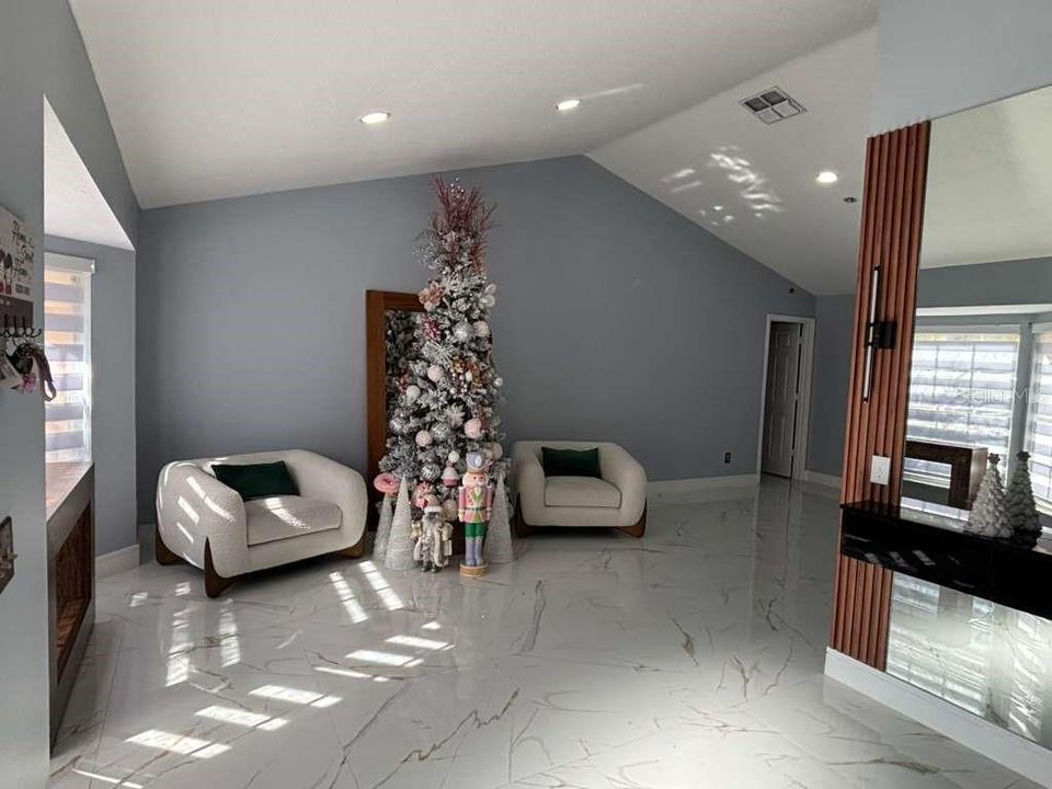 For Sale: $599,900 (4 beds, 2 baths, 2000 Square Feet)