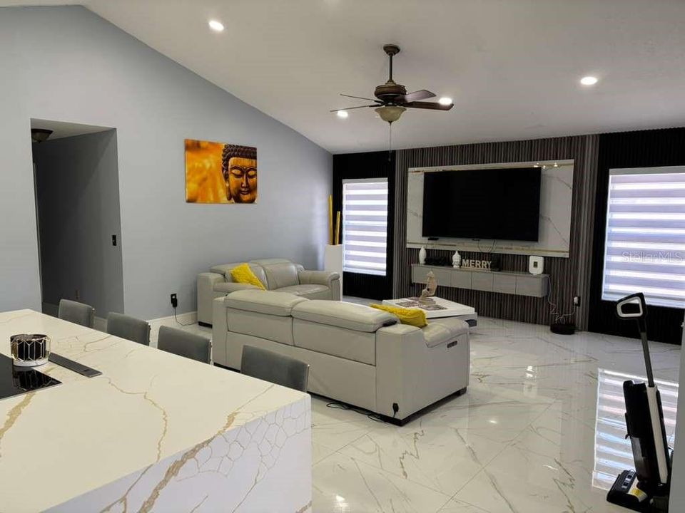 For Sale: $599,900 (4 beds, 2 baths, 2000 Square Feet)