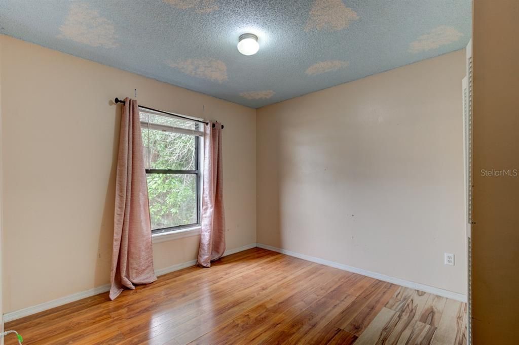 待售: $268,000 (3 贝兹, 2 浴室, 1136 平方英尺)