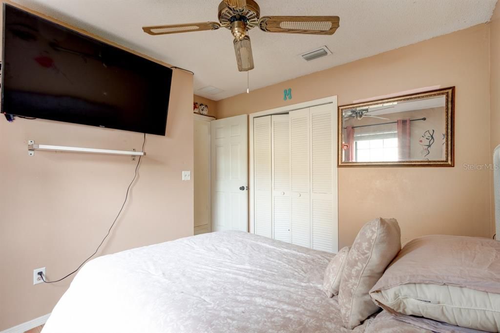 待售: $268,000 (3 贝兹, 2 浴室, 1136 平方英尺)