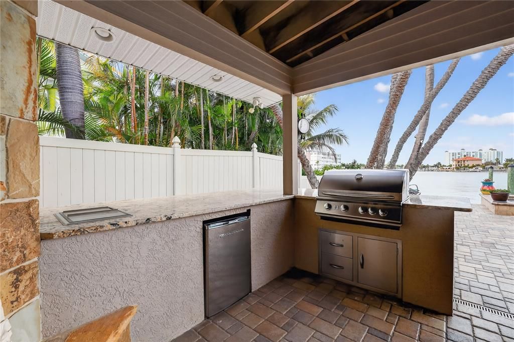 For Sale: $2,099,000 (3 beds, 3 baths, 2384 Square Feet)