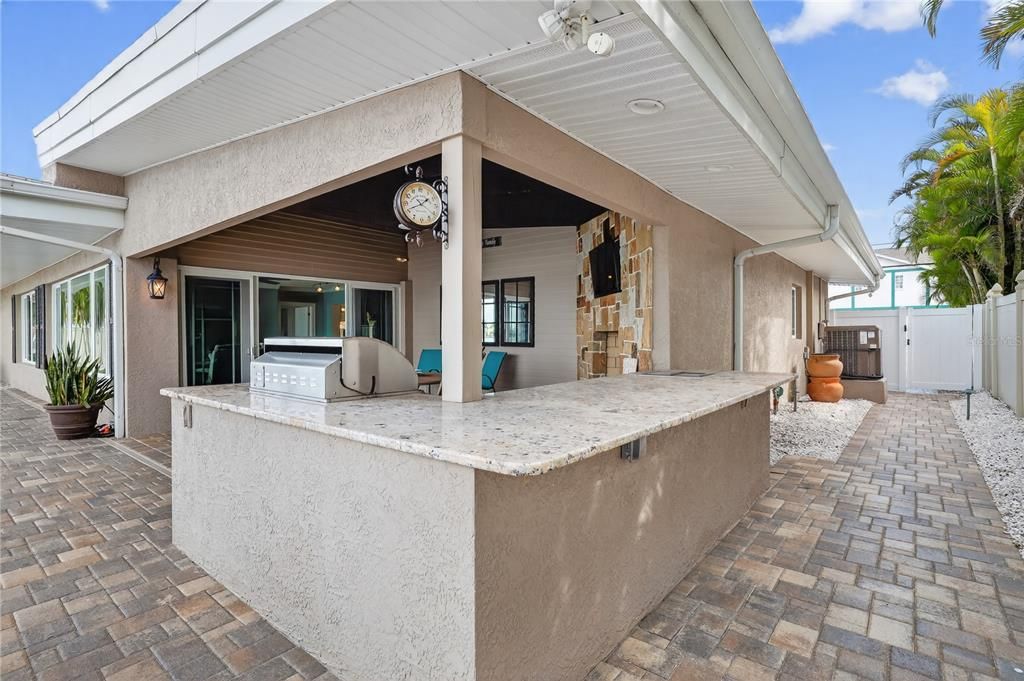 For Sale: $2,099,000 (3 beds, 3 baths, 2384 Square Feet)