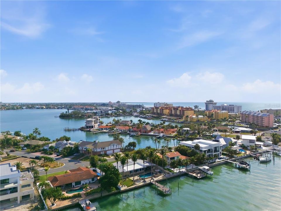 For Sale: $2,099,000 (3 beds, 3 baths, 2384 Square Feet)