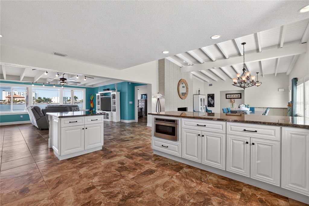 For Sale: $2,099,000 (3 beds, 3 baths, 2384 Square Feet)