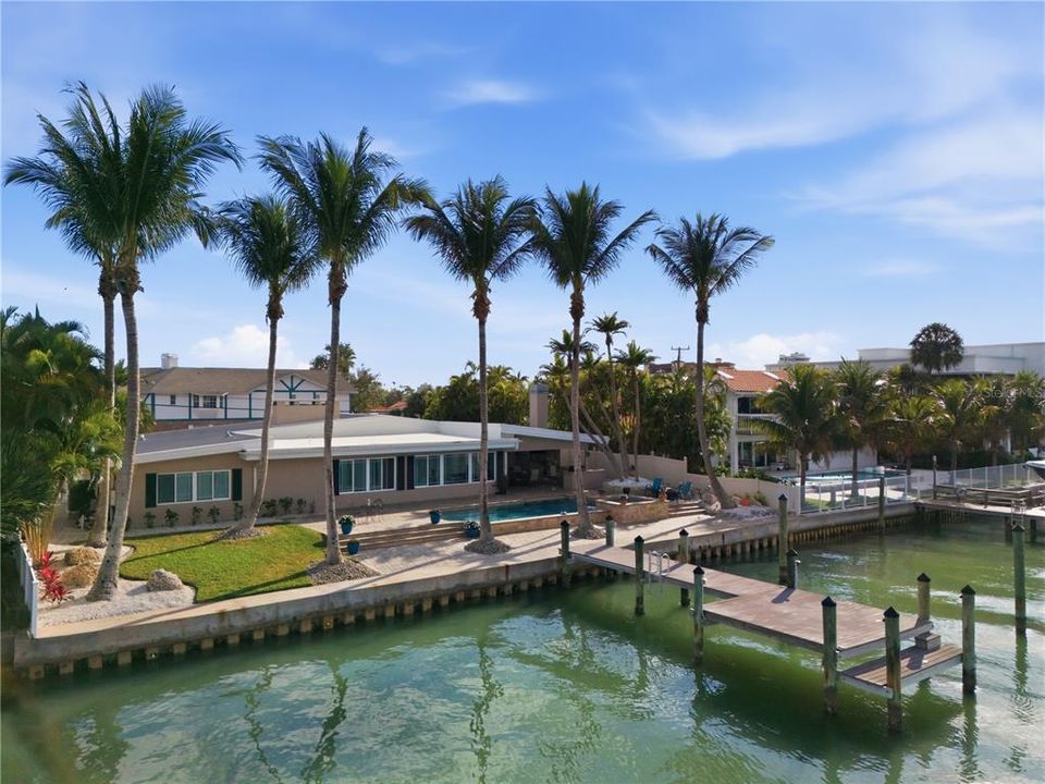 For Sale: $2,099,000 (3 beds, 3 baths, 2384 Square Feet)