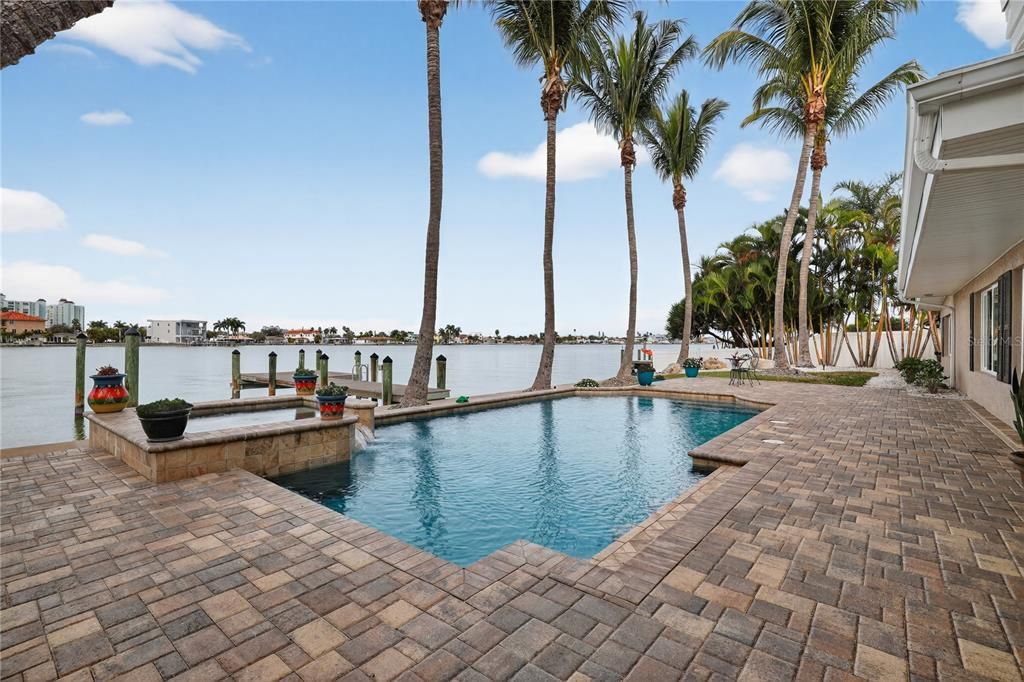 For Sale: $2,099,000 (3 beds, 3 baths, 2384 Square Feet)