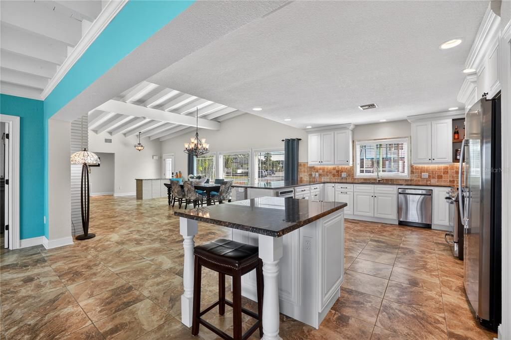 For Sale: $2,099,000 (3 beds, 3 baths, 2384 Square Feet)