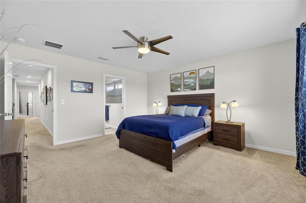 На продажу: $439,900 (4 спален, 2 ванн, 2660 Квадратных фут)