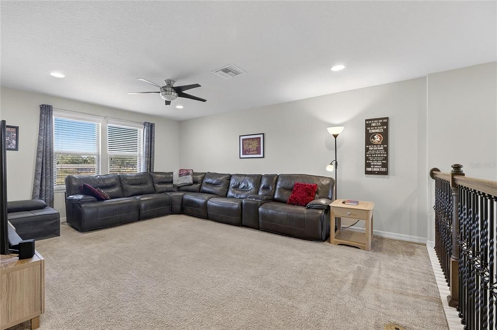 На продажу: $439,900 (4 спален, 2 ванн, 2660 Квадратных фут)