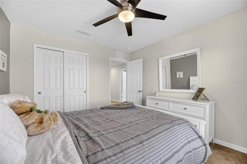 На продажу: $439,900 (4 спален, 2 ванн, 2660 Квадратных фут)