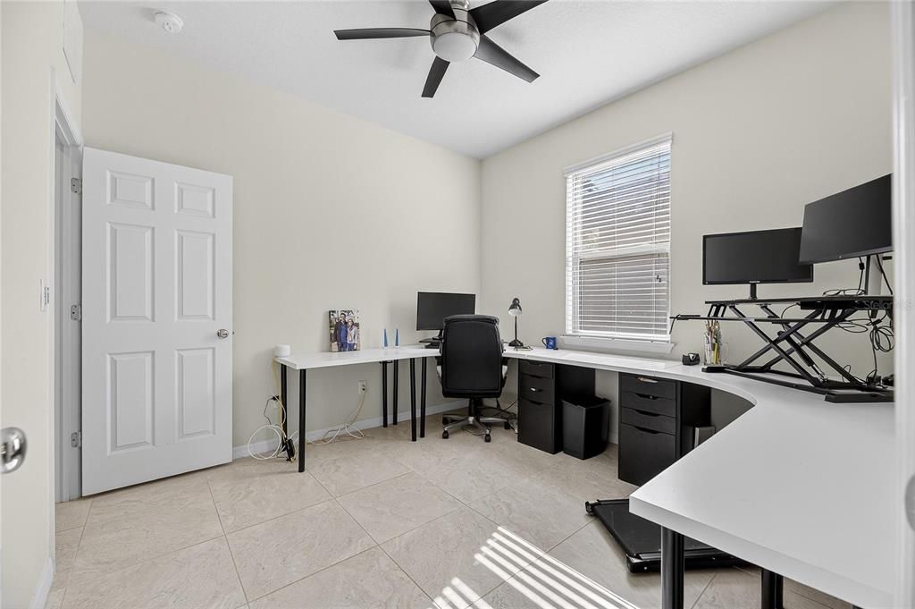 На продажу: $439,900 (4 спален, 2 ванн, 2660 Квадратных фут)