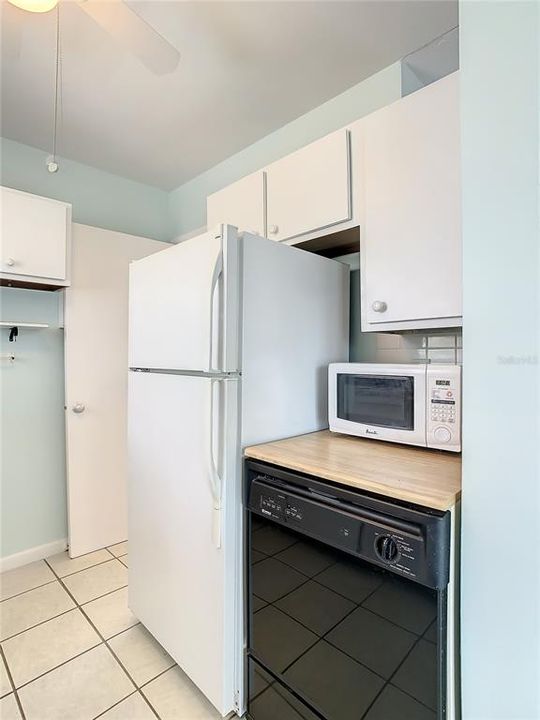 For Rent: $1,640 (2 beds, 1 baths, 812 Square Feet)