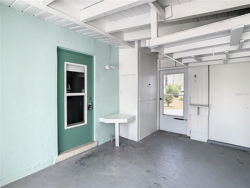 For Rent: $1,640 (2 beds, 1 baths, 812 Square Feet)