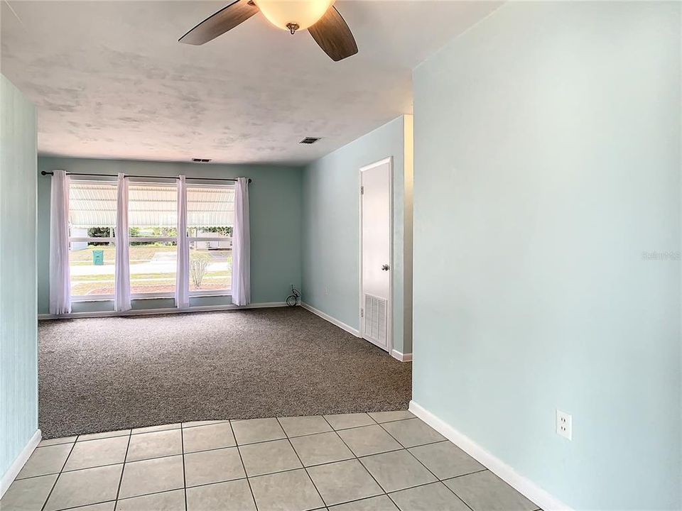 For Rent: $1,640 (2 beds, 1 baths, 812 Square Feet)