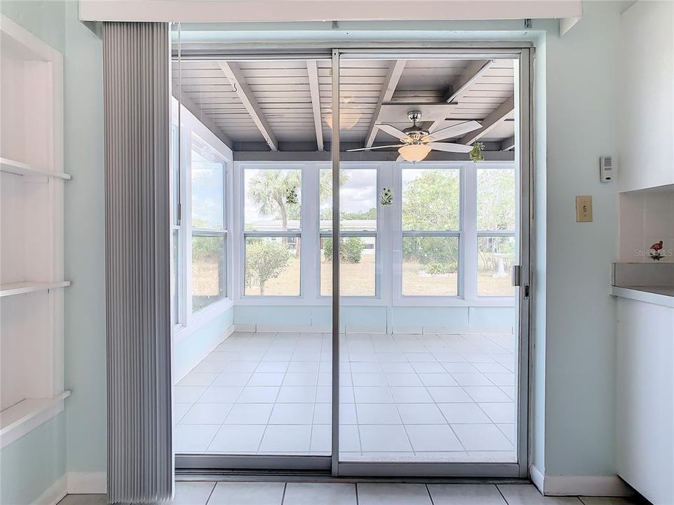 For Rent: $1,640 (2 beds, 1 baths, 812 Square Feet)