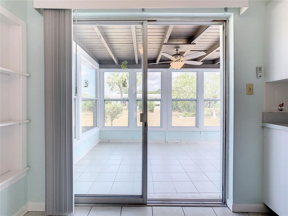 For Rent: $1,640 (2 beds, 1 baths, 812 Square Feet)