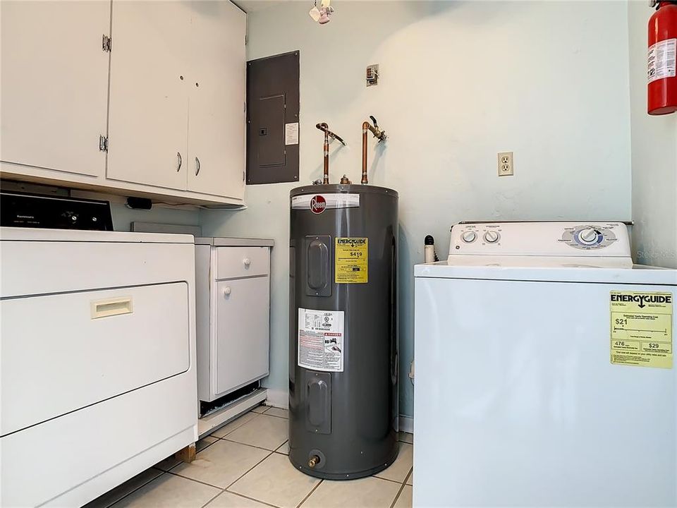 For Rent: $1,640 (2 beds, 1 baths, 812 Square Feet)