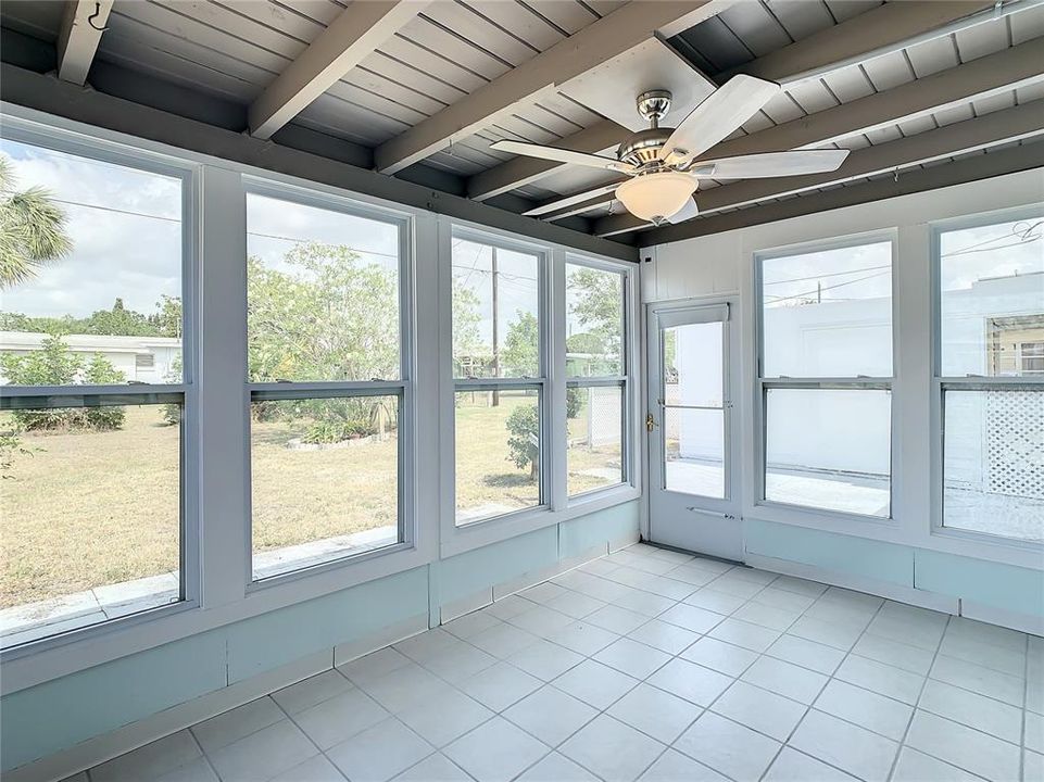 For Rent: $1,640 (2 beds, 1 baths, 812 Square Feet)