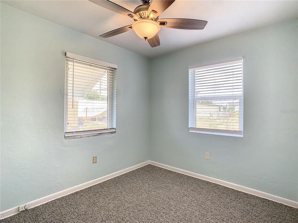 For Rent: $1,640 (2 beds, 1 baths, 812 Square Feet)