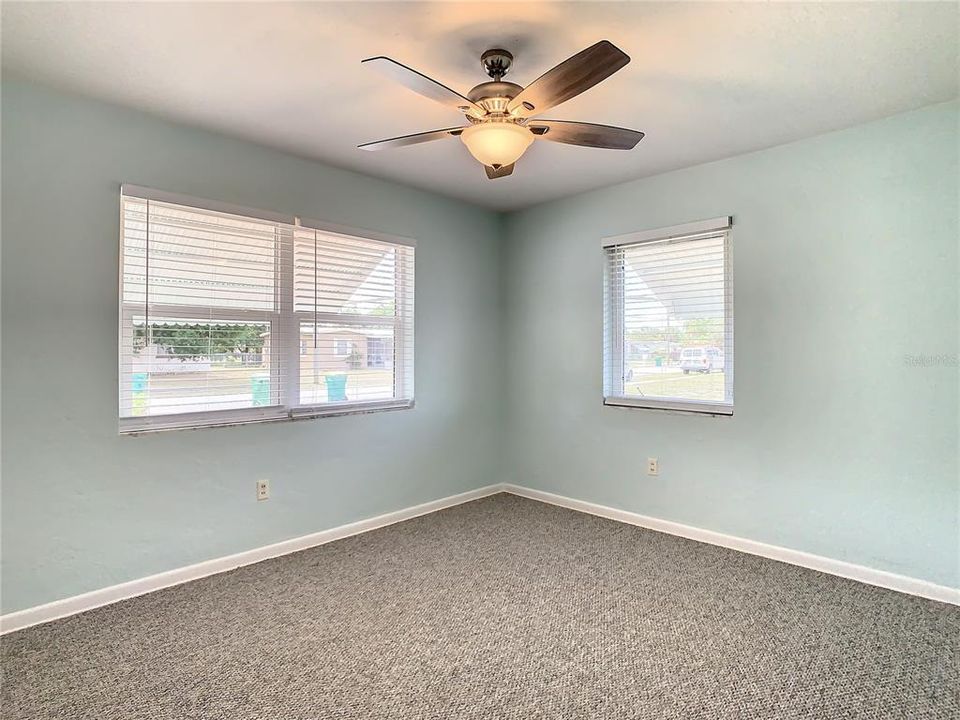 For Rent: $1,640 (2 beds, 1 baths, 812 Square Feet)