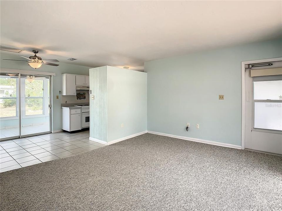 For Rent: $1,640 (2 beds, 1 baths, 812 Square Feet)