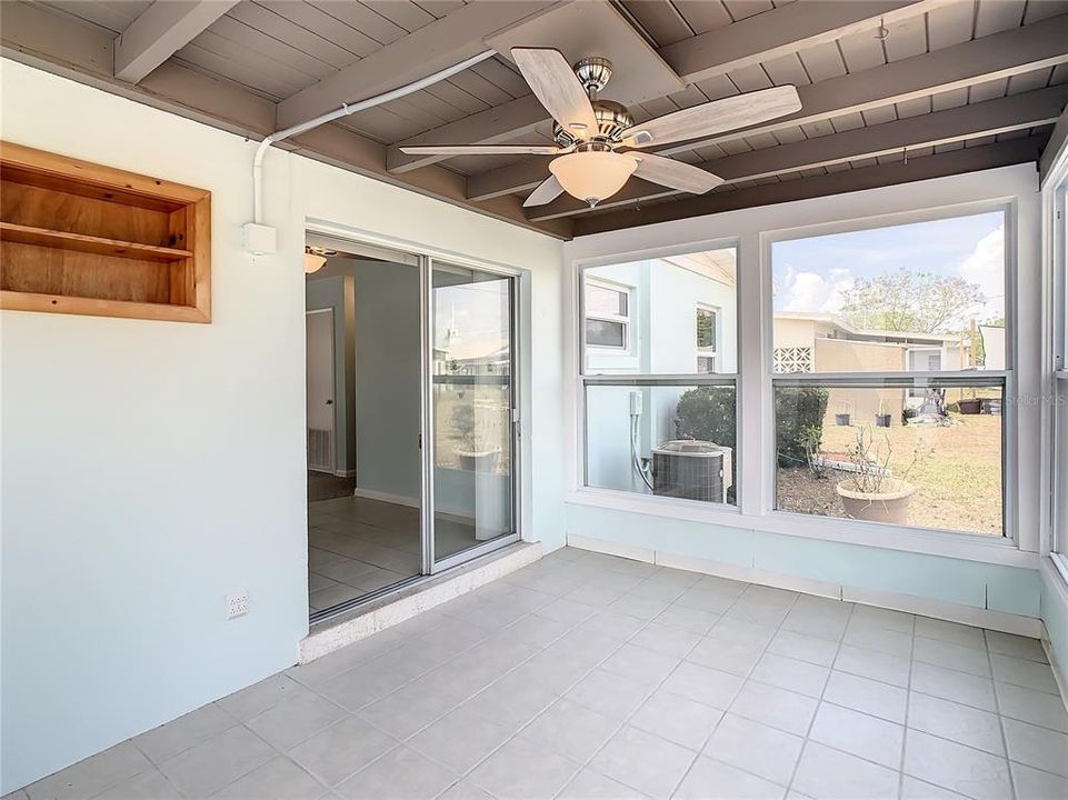 For Rent: $1,640 (2 beds, 1 baths, 812 Square Feet)