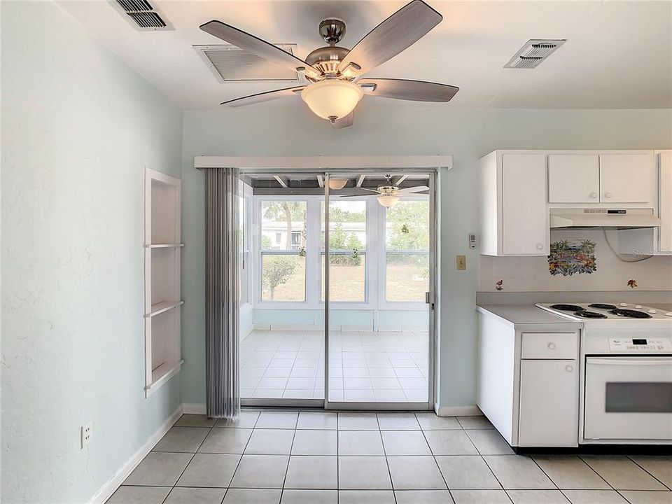 For Rent: $1,640 (2 beds, 1 baths, 812 Square Feet)