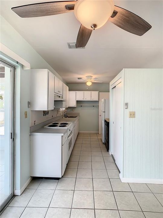For Rent: $1,640 (2 beds, 1 baths, 812 Square Feet)