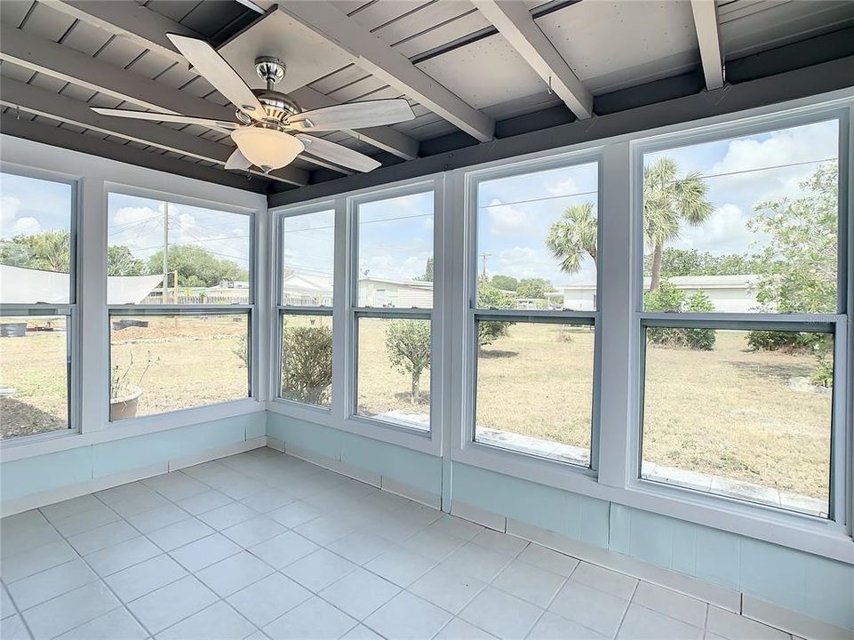 For Rent: $1,640 (2 beds, 1 baths, 812 Square Feet)