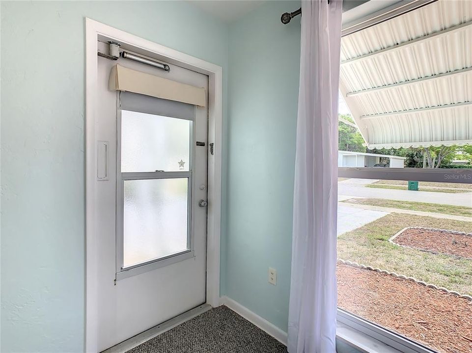 For Rent: $1,640 (2 beds, 1 baths, 812 Square Feet)