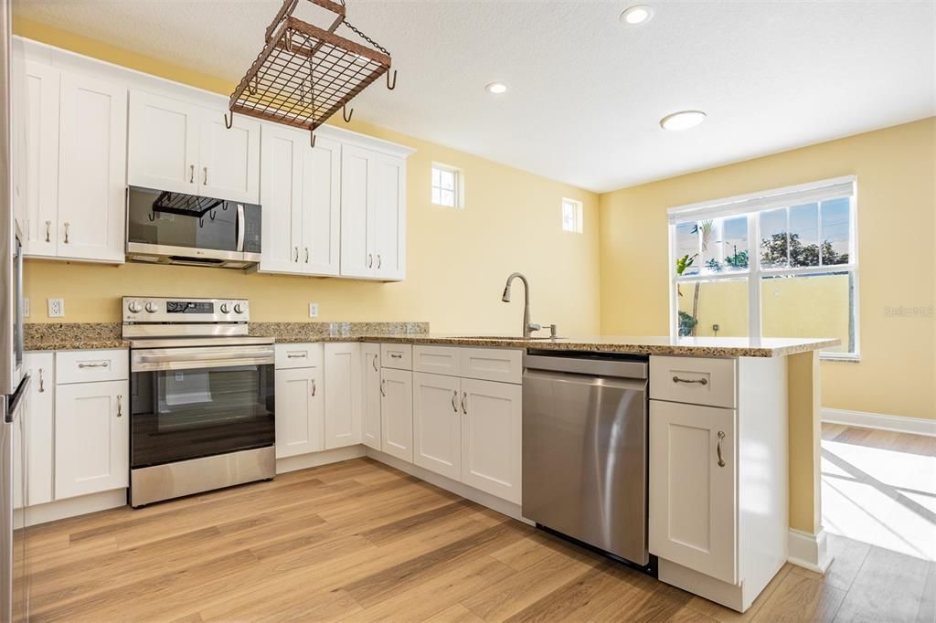 En Renta: $7,000 (4 camas, 3 baños, 2393 Pies cuadrados)