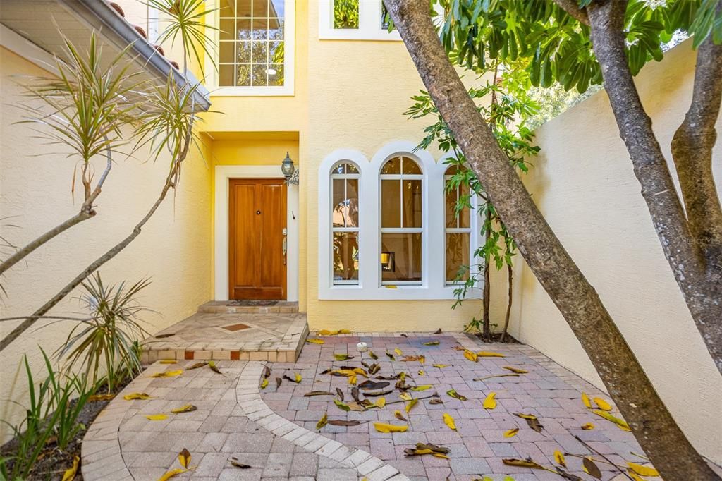 En Renta: $7,000 (4 camas, 3 baños, 2393 Pies cuadrados)