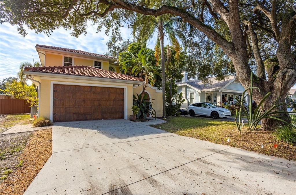 En Renta: $7,000 (4 camas, 3 baños, 2393 Pies cuadrados)