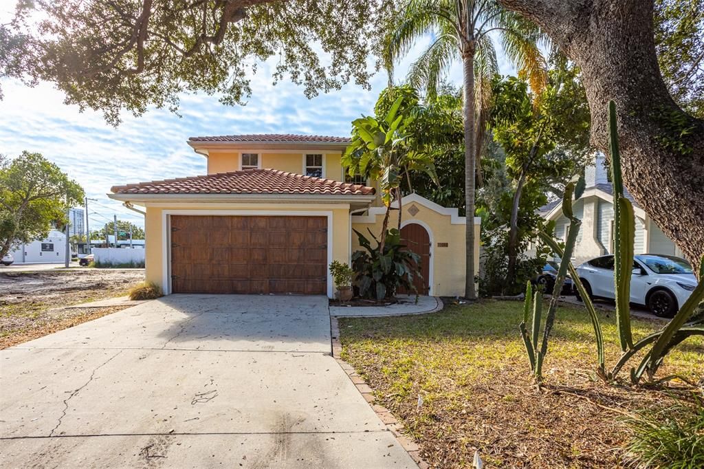 En Renta: $7,000 (4 camas, 3 baños, 2393 Pies cuadrados)