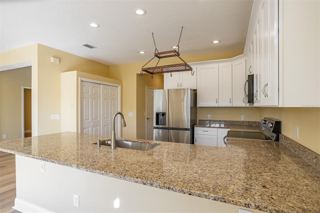 En Renta: $7,000 (4 camas, 3 baños, 2393 Pies cuadrados)