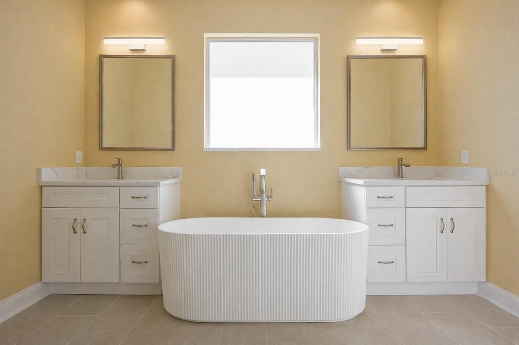 En Renta: $7,000 (4 camas, 3 baños, 2393 Pies cuadrados)