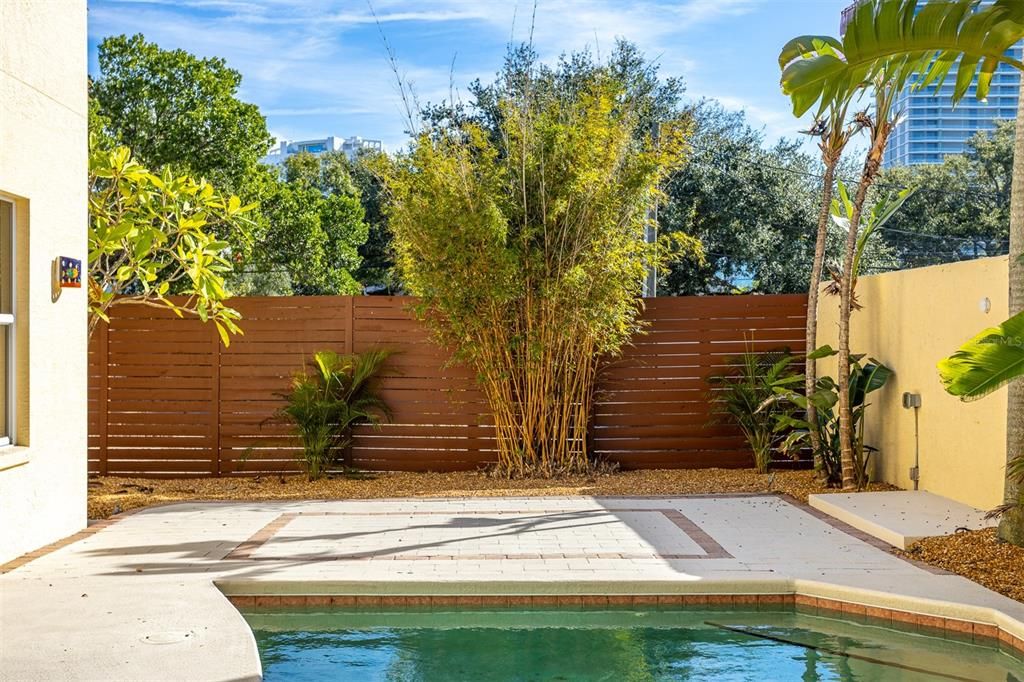 En Renta: $7,000 (4 camas, 3 baños, 2393 Pies cuadrados)