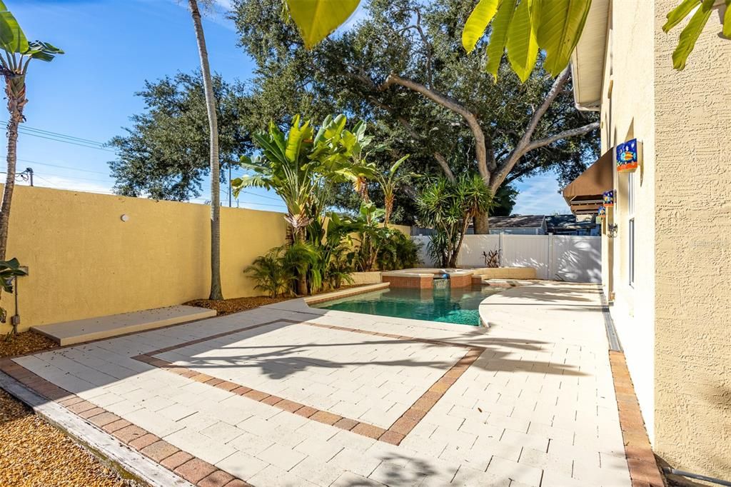 En Renta: $7,000 (4 camas, 3 baños, 2393 Pies cuadrados)