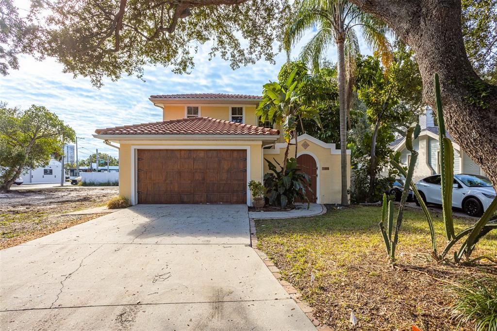 En Renta: $7,000 (4 camas, 3 baños, 2393 Pies cuadrados)