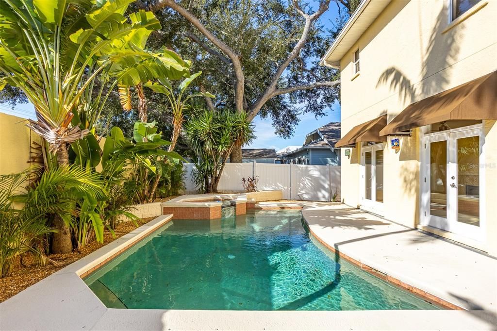 En Renta: $7,000 (4 camas, 3 baños, 2393 Pies cuadrados)