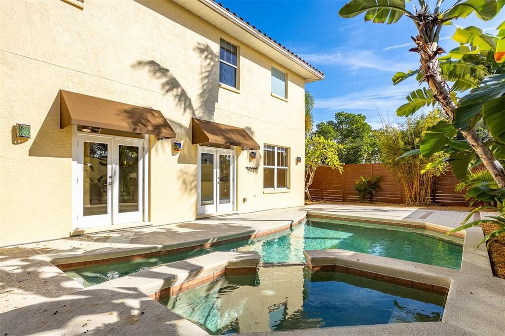 En Renta: $7,000 (4 camas, 3 baños, 2393 Pies cuadrados)