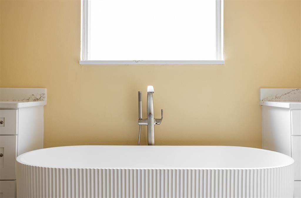 En Renta: $7,000 (4 camas, 3 baños, 2393 Pies cuadrados)