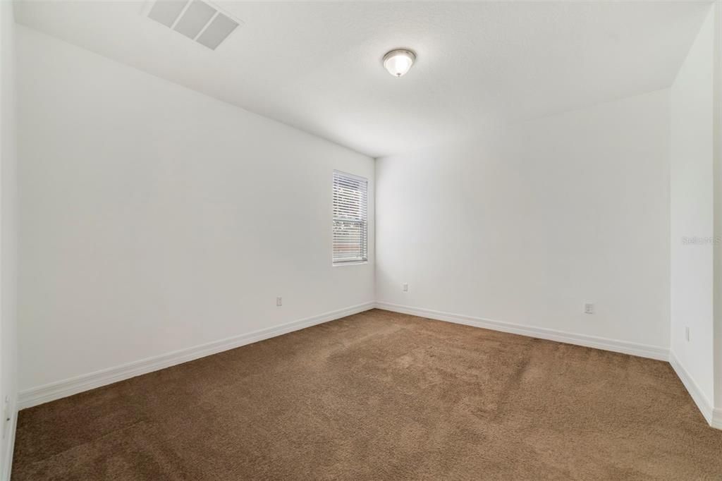 For Sale: $300,000 (4 beds, 2 baths, 1714 Square Feet)