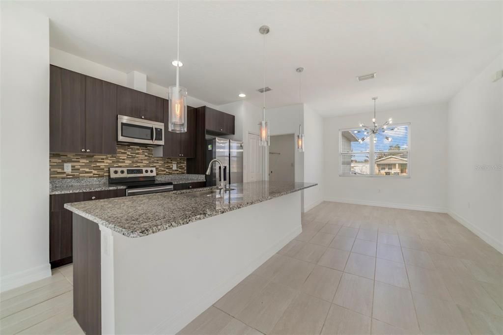 For Sale: $300,000 (4 beds, 2 baths, 1714 Square Feet)