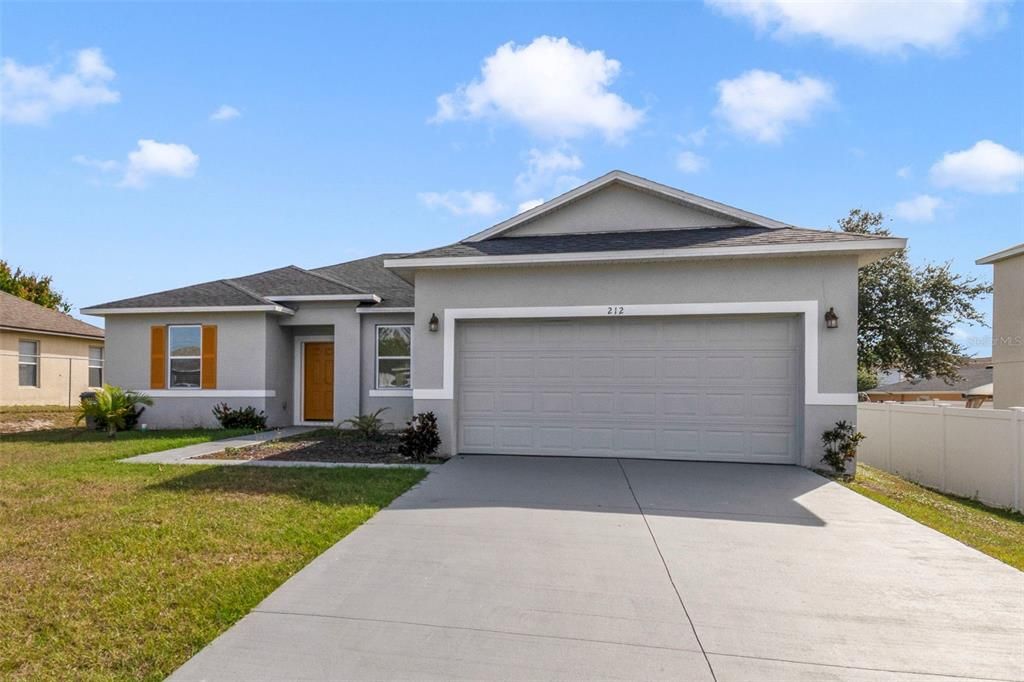 For Sale: $300,000 (4 beds, 2 baths, 1714 Square Feet)