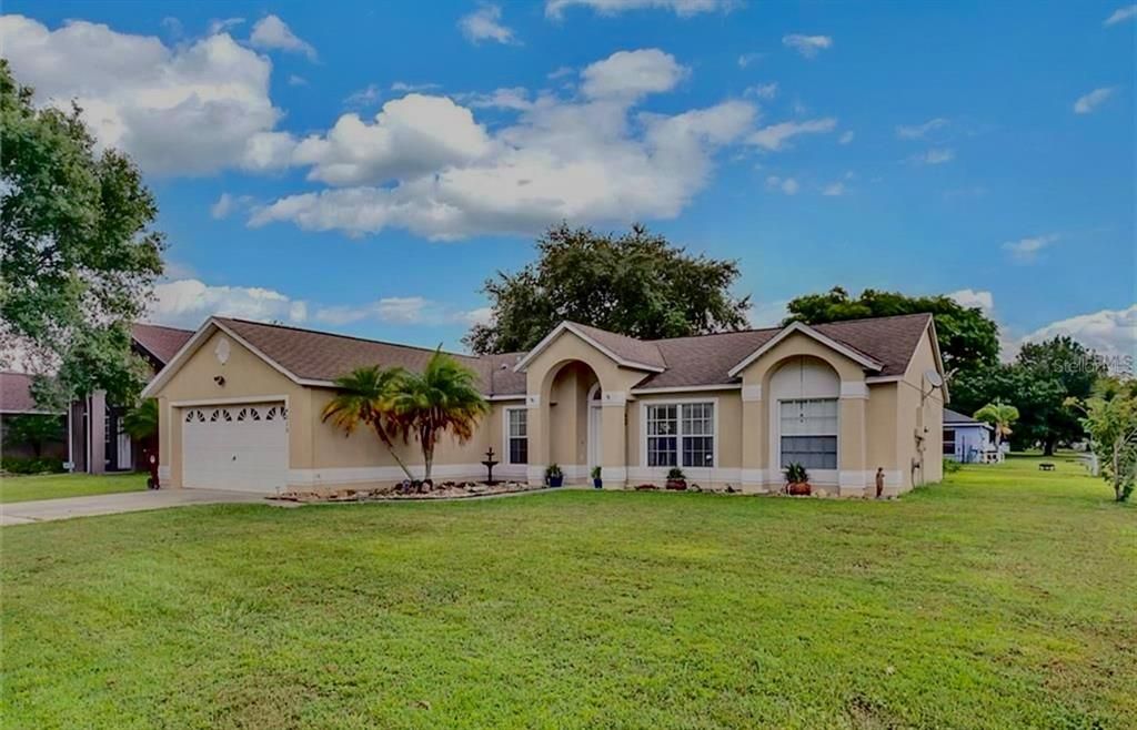 For Sale: $355,999 (3 beds, 2 baths, 1587 Square Feet)