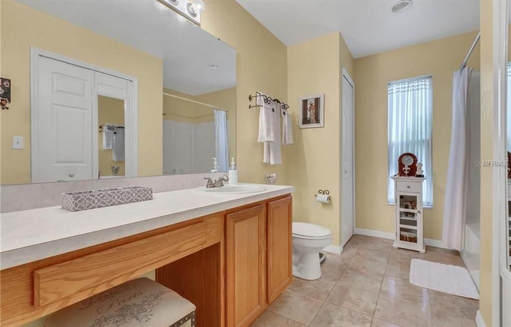 For Sale: $355,999 (3 beds, 2 baths, 1587 Square Feet)