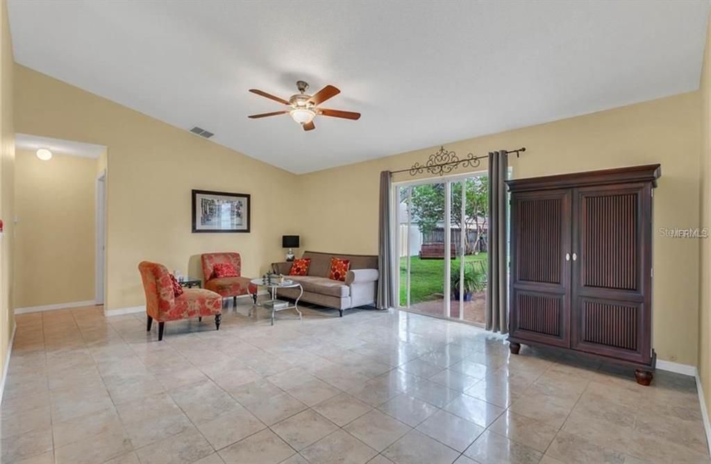 For Sale: $355,999 (3 beds, 2 baths, 1587 Square Feet)