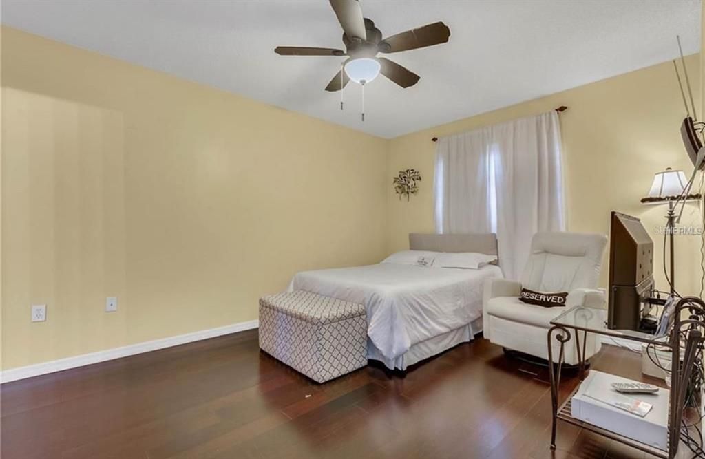 For Sale: $355,999 (3 beds, 2 baths, 1587 Square Feet)