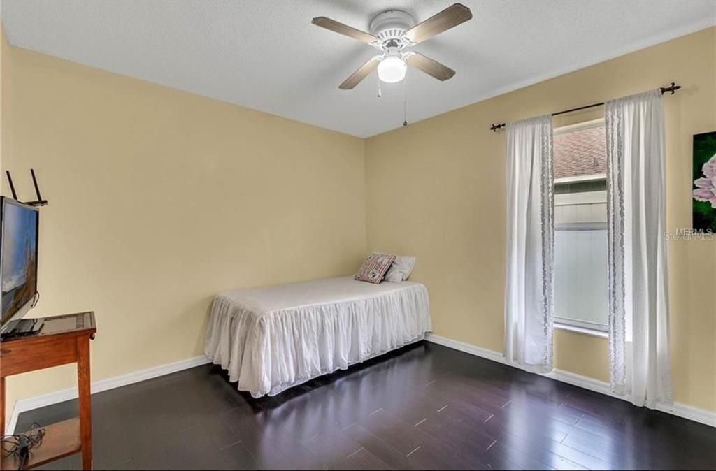 For Sale: $355,999 (3 beds, 2 baths, 1587 Square Feet)